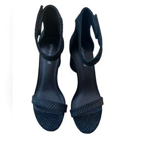 Jeffrey Campbell Laura Black Suede
Snake Embossed‎